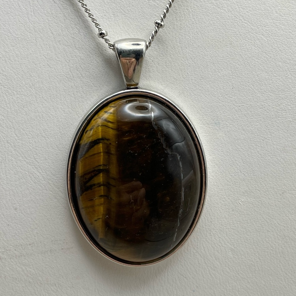 Elegant Silver and Brown Tiger Eye Pendant Necklace